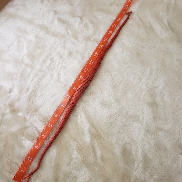 VINTAGE Red Boho Tribal Disc Graduated Coco Shell Necklace - Picture 5 of 5